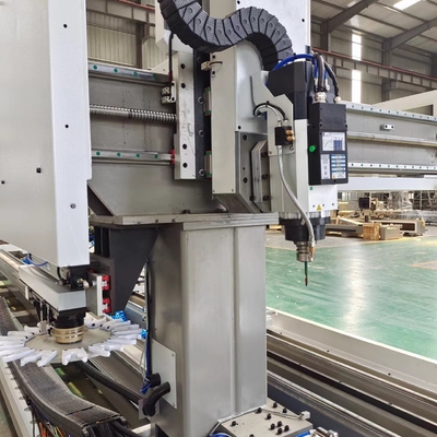 4 축 알루미늄 CNC 드릴링 프레싱 절단 기계 6500mm 내 프로파일