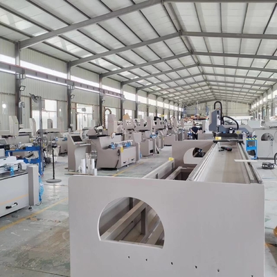알루미늄 프로필 CNC 가공 센터 자동 도구 교환기 길이 3000mm 작업