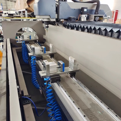 3200mm 3000mm 3+1 축 CNC 복사 라우터 기계 알루미늄 UPvc 창문 굴착 프레싱 기계