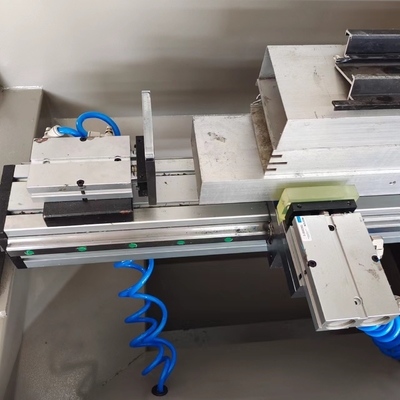 1.5m 알루미늄 CNC 드릴링 프레싱 머신 3+1 축 CNC 문 제조