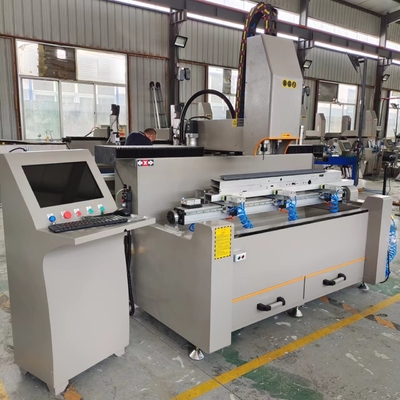 1.5m 알루미늄 CNC 드릴링 프레싱 머신 3+1 축 CNC 문 제조