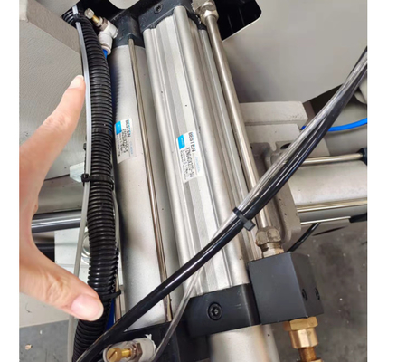 창문 및 문 제조 공장에서 알루미늄 프로필을 절단하는 550mm CNC 이중 머리 미트르 자그