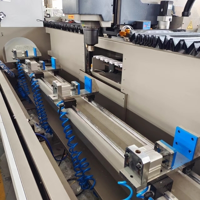 3000mm /3200mm 자동 도구 변경 CNC 드릴링 가공 센터 CNC 복사 라우터 알루미늄 창문 제조 기계
