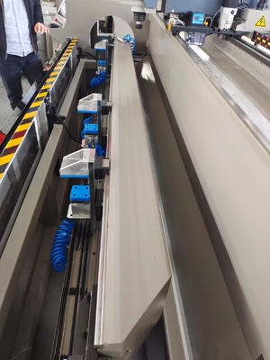 2500mm CNC 굴착 프레싱 머신 자동 커튼 벽 및 알루미늄 문 창 가공 제조