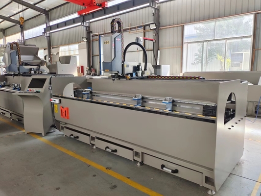 알루미늄 창문 문과 커튼 벽에 대한 2500mm 자동 3 축 CNC 코푸 라우터