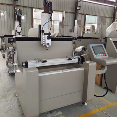 알루미늄 및 UPVC 굴착 굴착 구멍을위한 800mm 단일 머리 CNC 라우터 기계