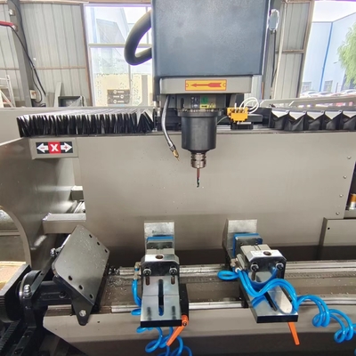알루미늄 진압 가공 센터 300mm 4 축 CNC 프레싱 머신