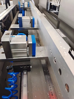 2.6m 알루미늄 문과 창문 제조 기계 CNC 밀링 센터