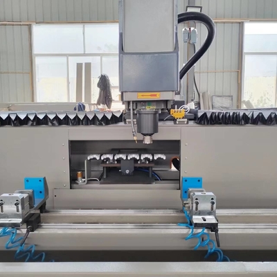 알루미늄 CNC 펀칭 머신 창문 3200mm 3000mm 3 축 CNC 가공 센터 6 도구 교환기