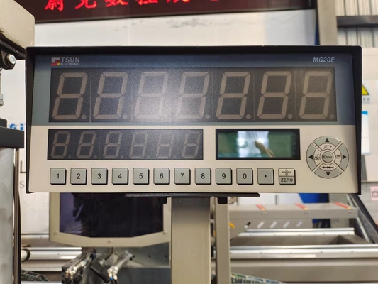 디지털 표시 장치를 가진 반자동 알루미늄 두 배 맨 위 연귀 톱