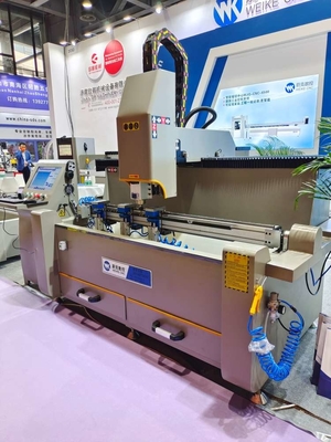 제분기를 꿰뚫는 알루미늄 프로파일 양두 Cnc