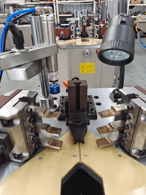 160 코너 크림프 머신 1.5KW 전력 공기 압력 0.6-0.8MPa 정밀 크림프
