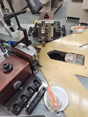 160 코너 크림프 머신 1.5KW 전력 공기 압력 0.6-0.8MPa 정밀 크림프