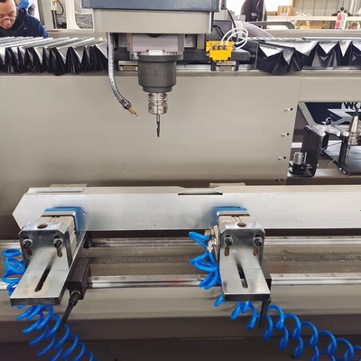 3 축 CNC 제어 프로파일 가공 센터